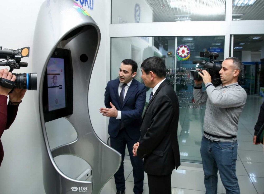 ÜGT-nin baş katibi “ASAN xidmət”də - FOTOLAR